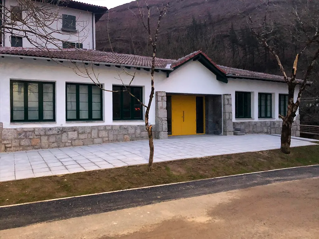 reforma de eficicios locales municipales 24