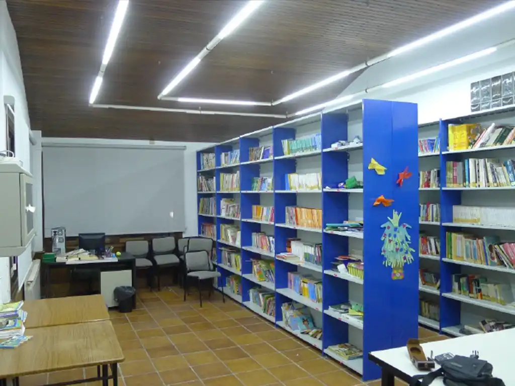 Reforma y adecuacion de edificio para consultorio medico 11