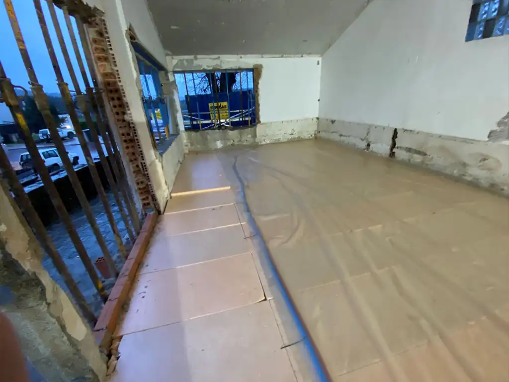 Reforma y adecuacion de edificio para consultorio medico 14