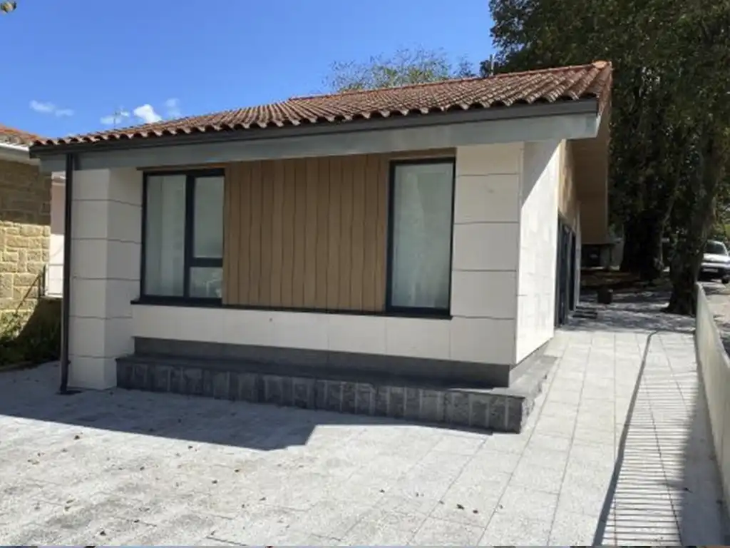 Reforma y adecuacion de edificio para consultorio medico 19