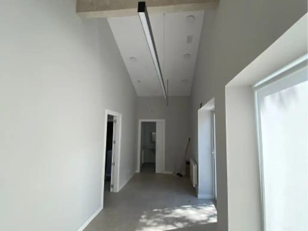 Reforma y adecuacion de edificio para consultorio medico 29