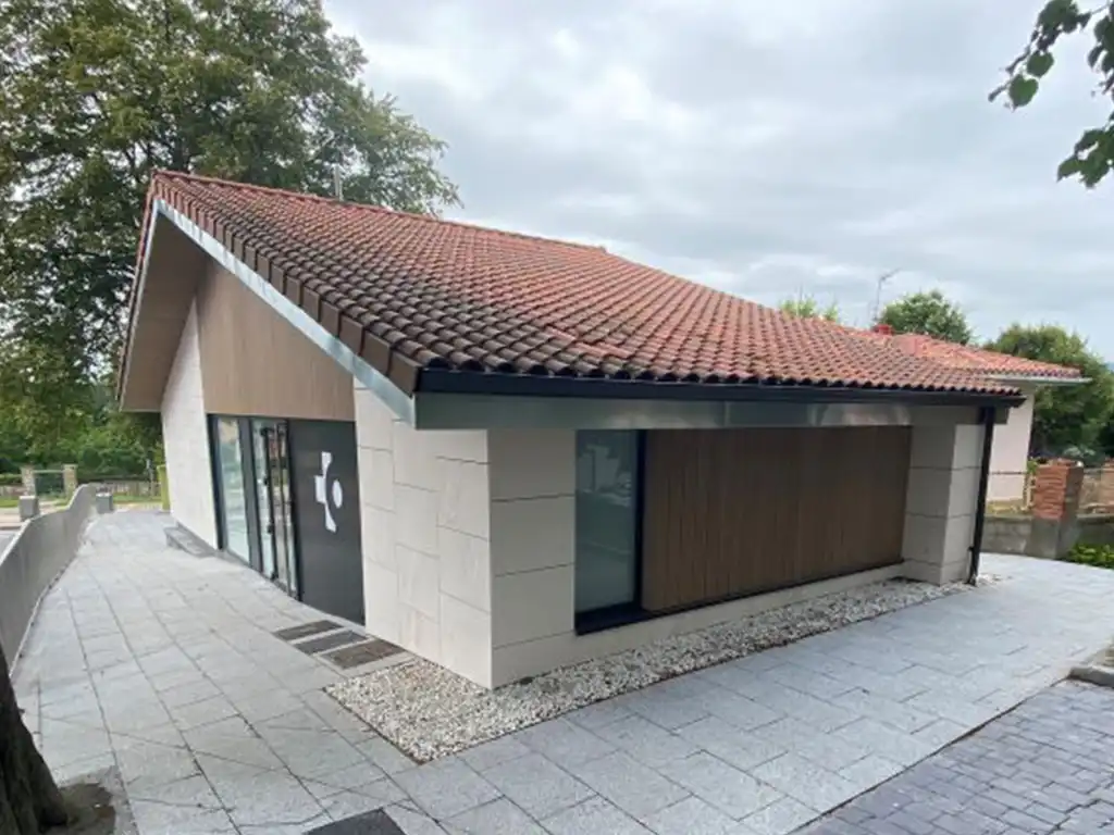 Reforma y adecuacion de edificio para consultorio medico 7