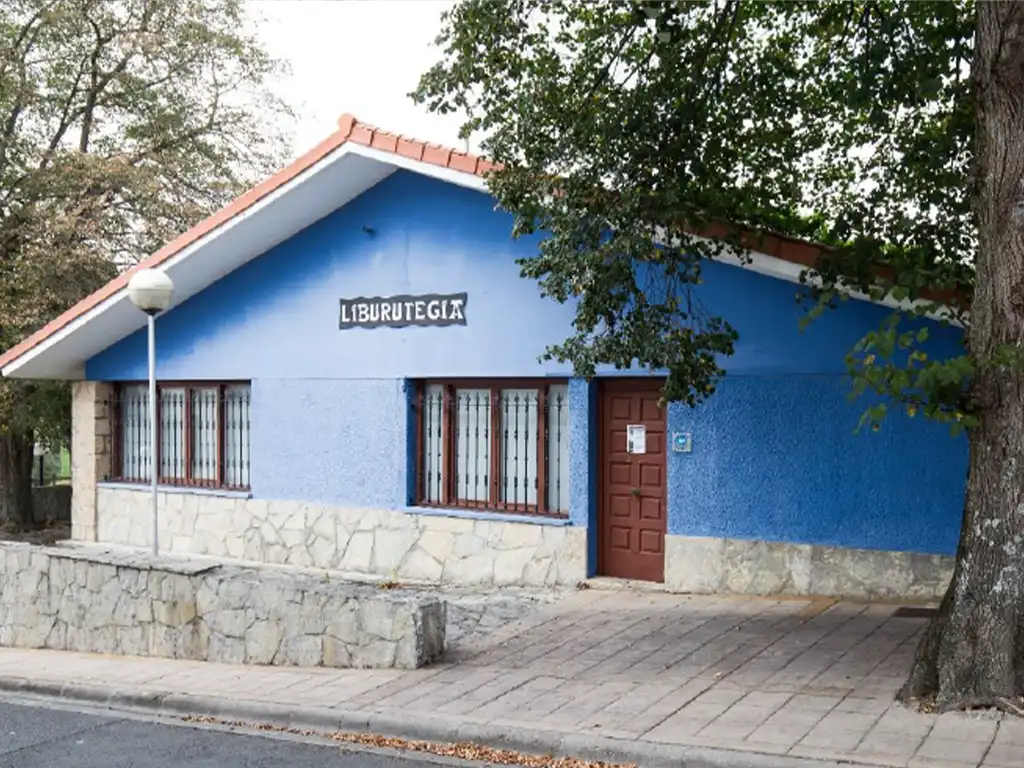 Reforma y adecuacion de edificio para consultorio medico 8