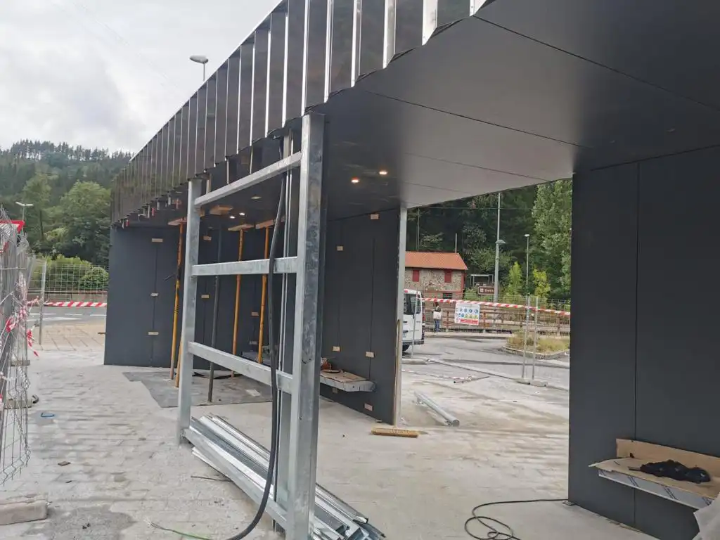 acondicionamiento de estacion de autobuses y banos 11