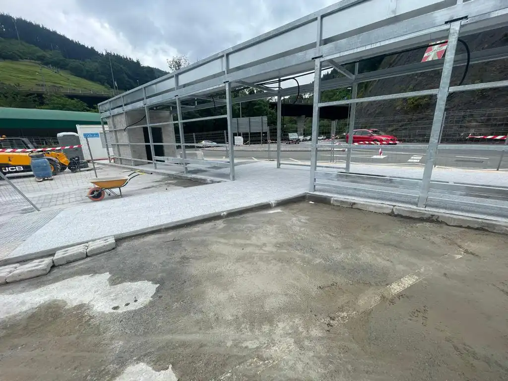 acondicionamiento de estacion de autobuses y banos 113