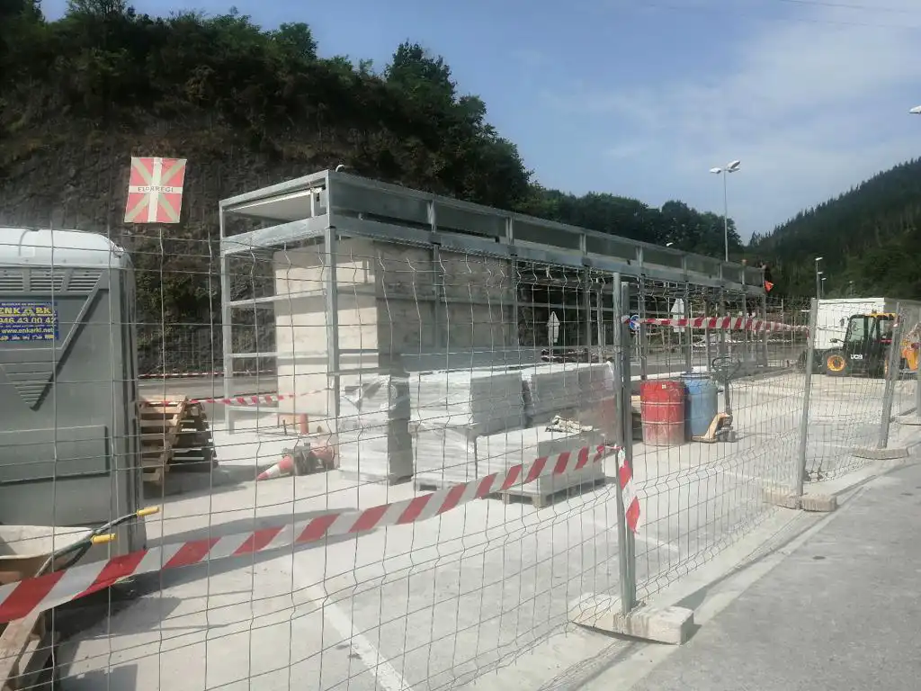 acondicionamiento de estacion de autobuses y banos 13