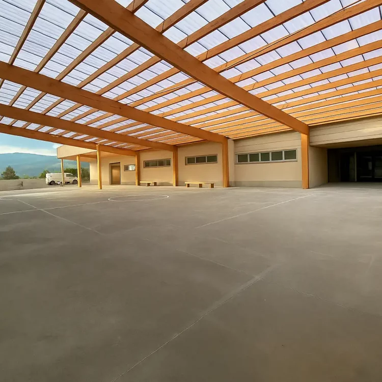 cubricion de patio de centro educativo principal