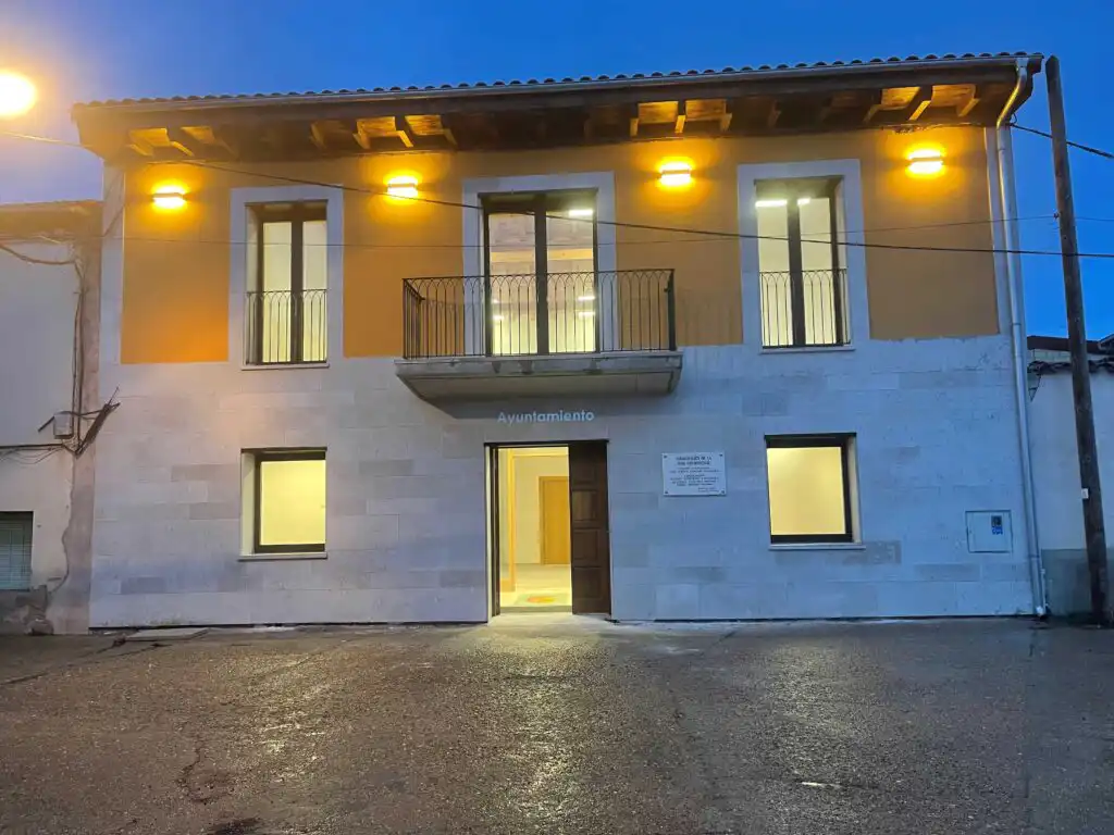 edificio para ayuntamiento 11
