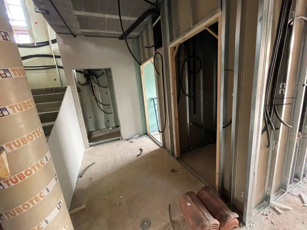 edificio para ayuntamiento 8