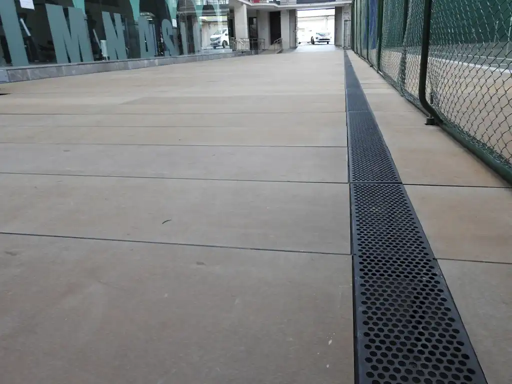 gimnasio y entarimado 6