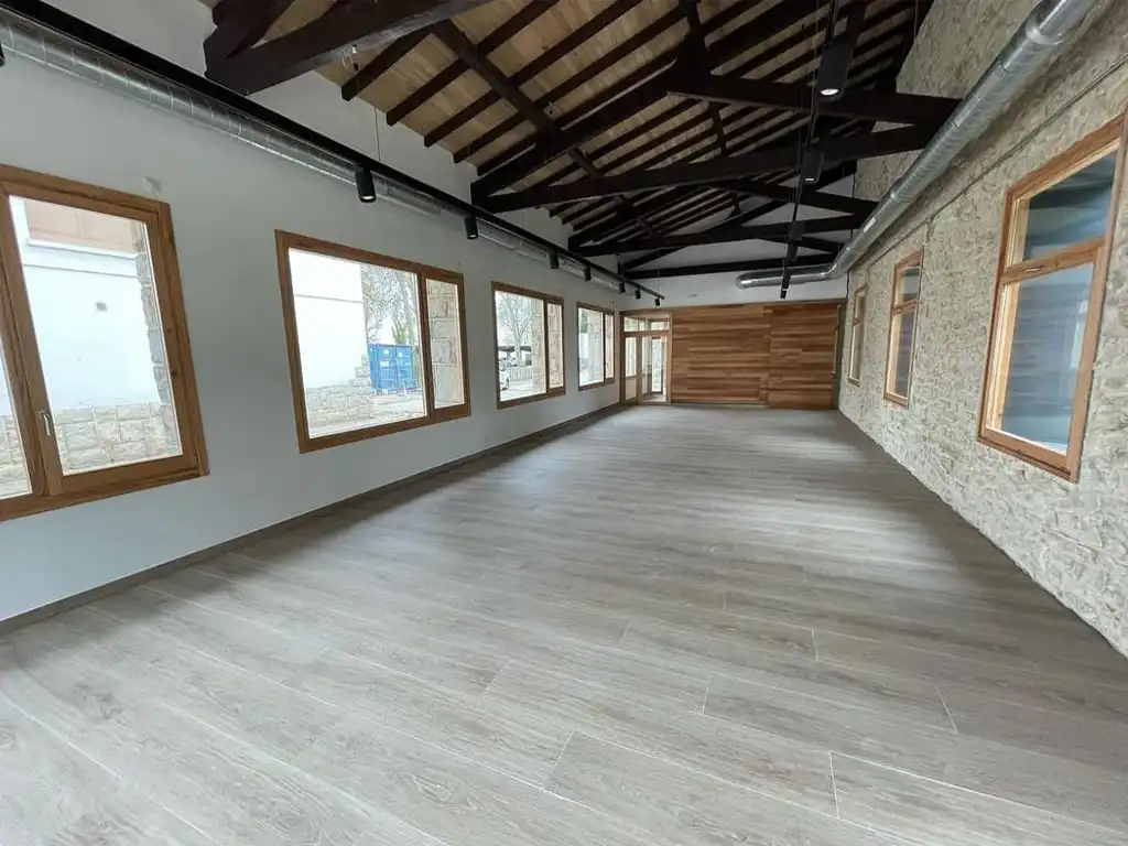 reforma de porche para habilitarlo como comedor 10