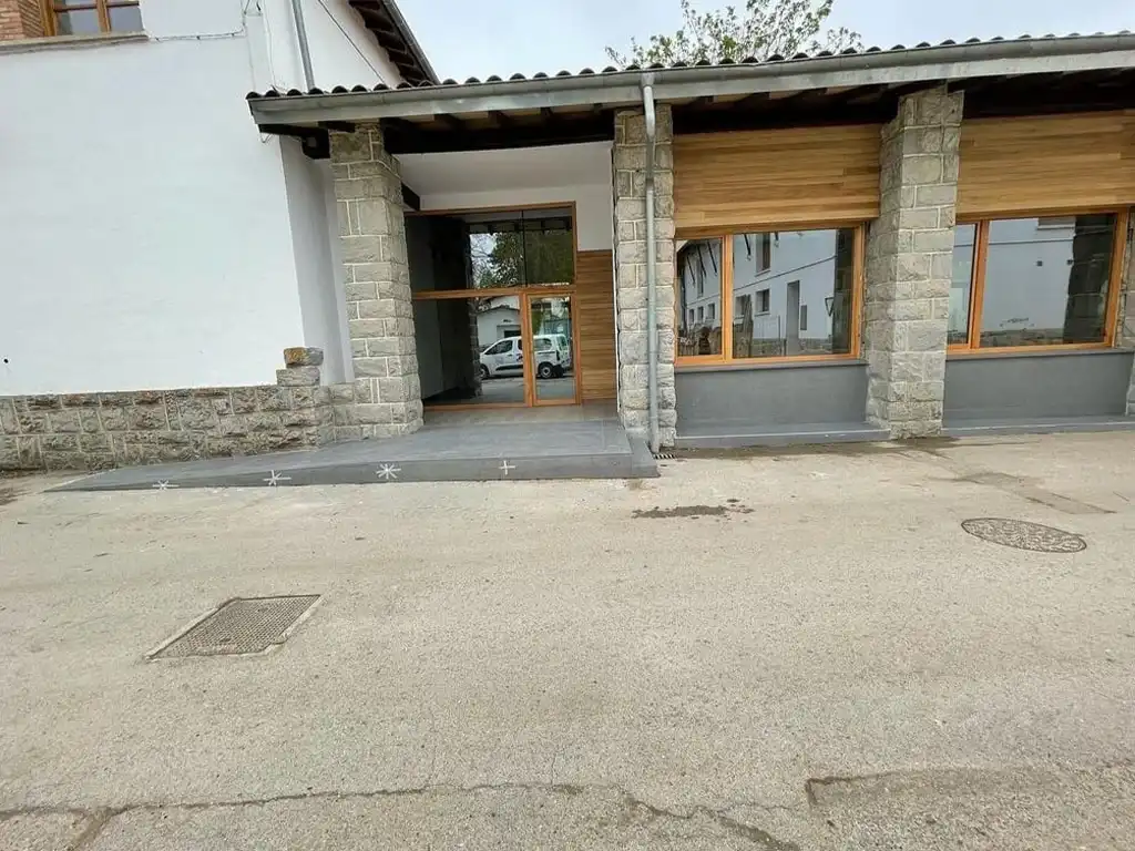 reforma de porche para habilitarlo como comedor 12