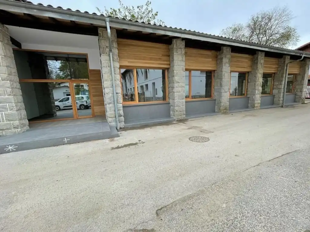 reforma de porche para habilitarlo como comedor 13