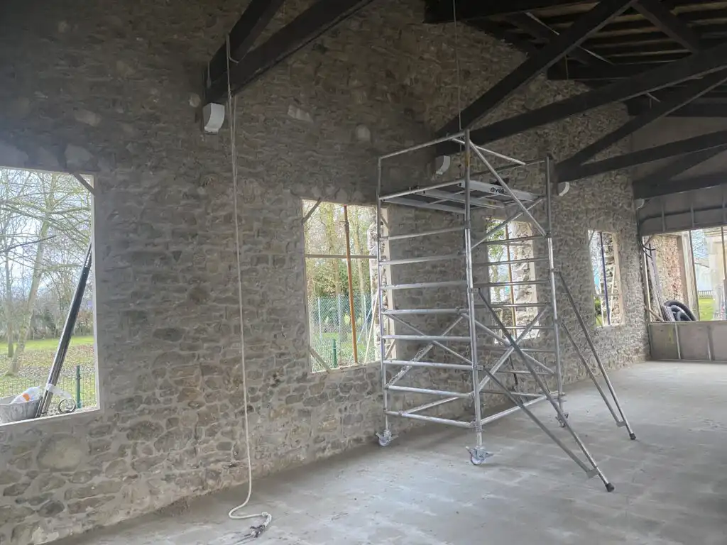 reforma de porche para habilitarlo como comedor 18