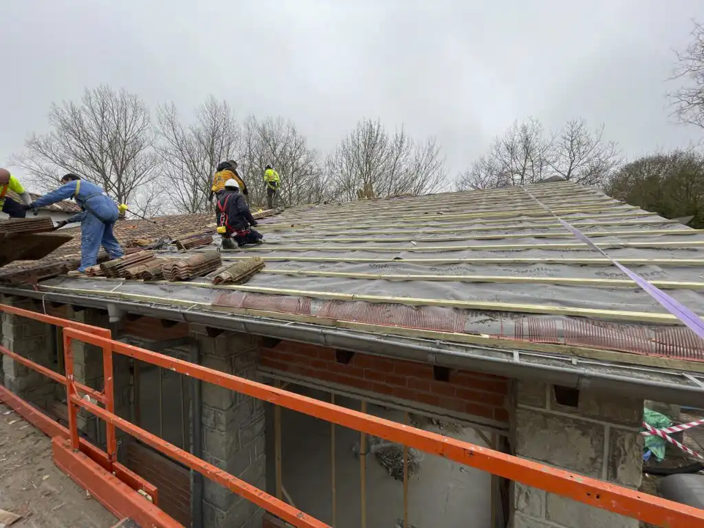 reforma de porche para habilitarlo como comedor 21