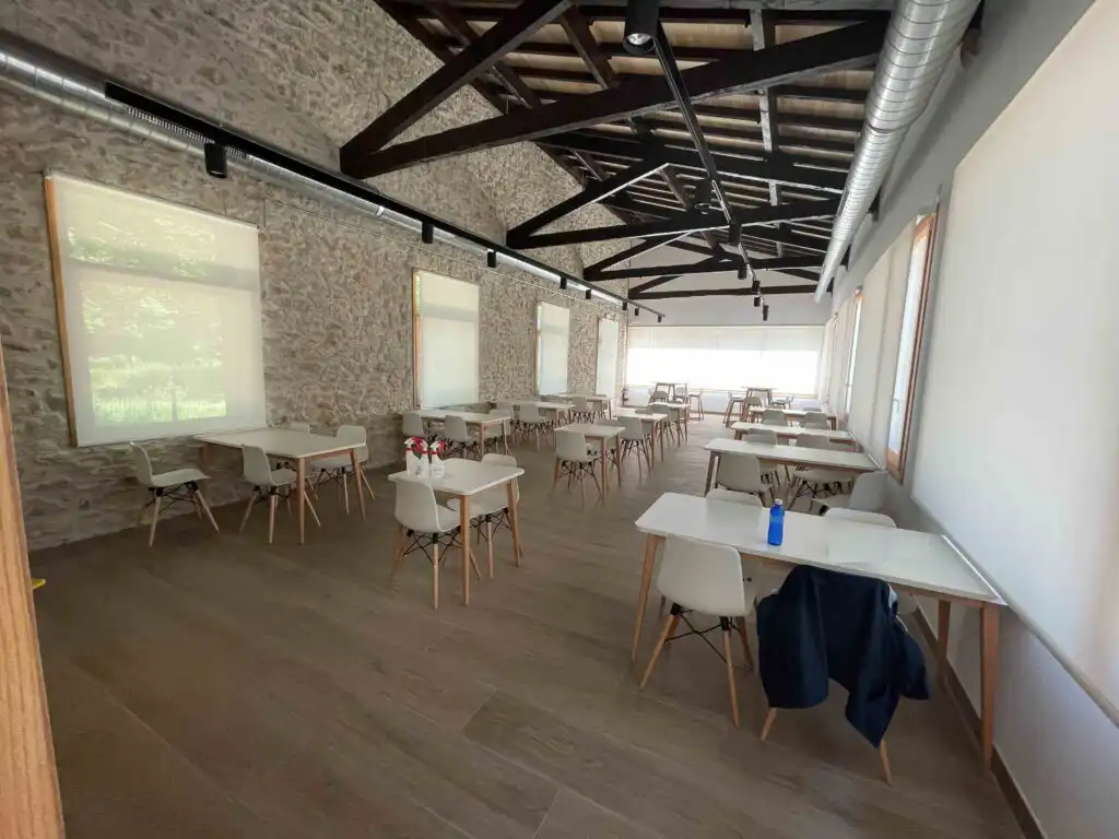 reforma de porche para habilitarlo como comedor 4