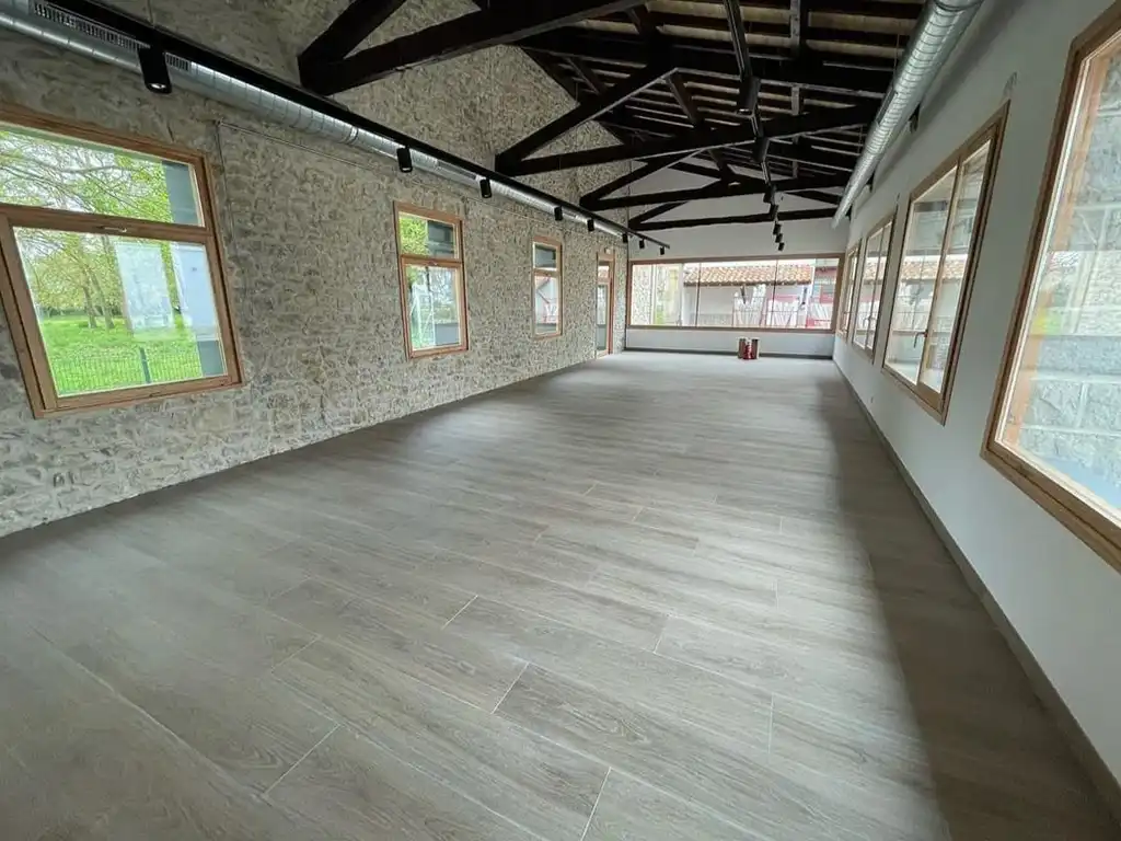 reforma de porche para habilitarlo como comedor 9