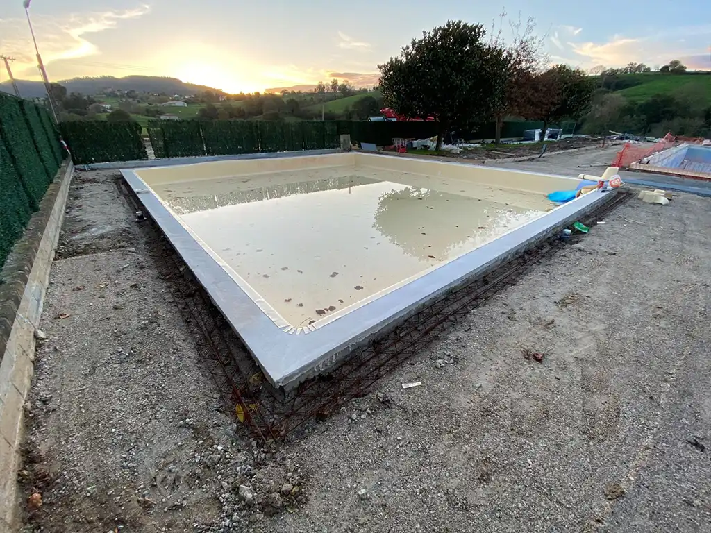 reforma de vasos de piscinas y urbanizacion de complejo deportivo 12