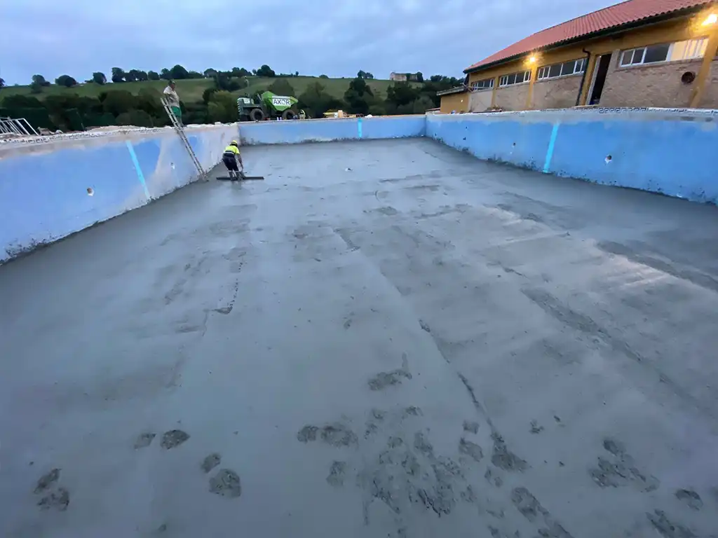 reforma de vasos de piscinas y urbanizacion de complejo deportivo 13
