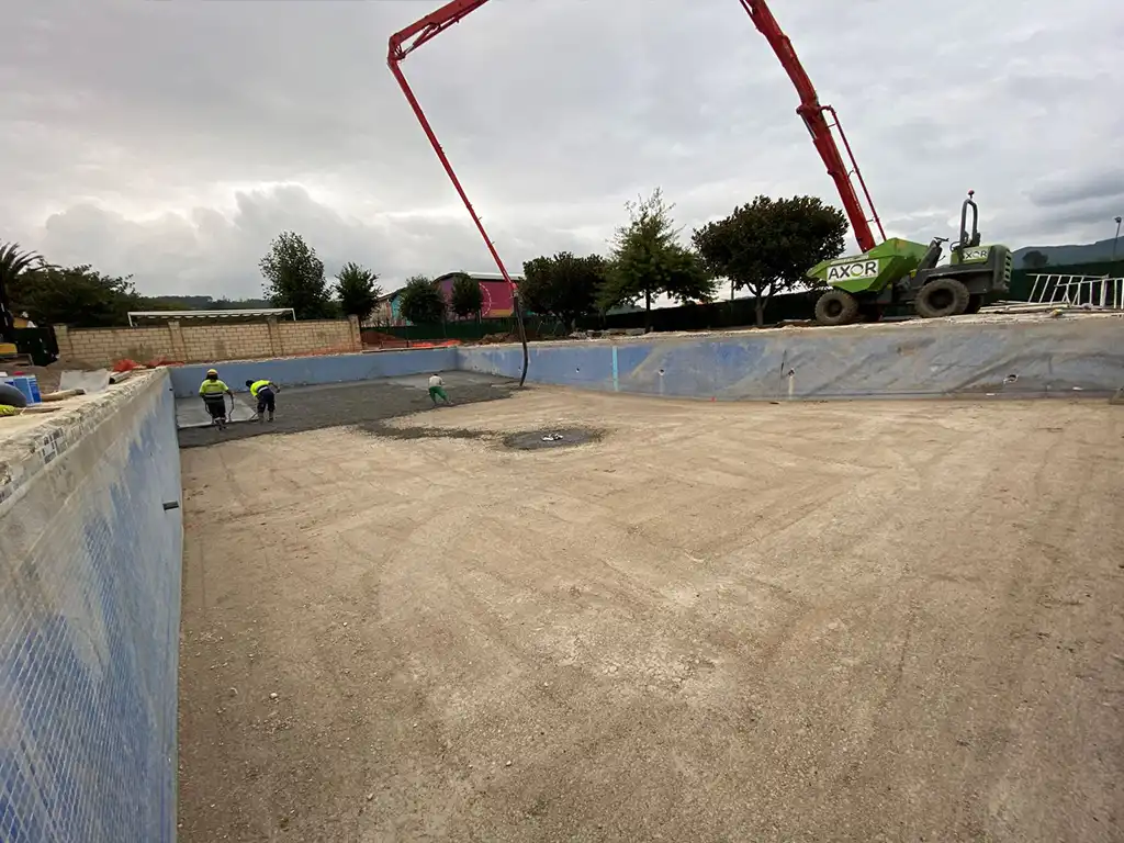 reforma de vasos de piscinas y urbanizacion de complejo deportivo 15