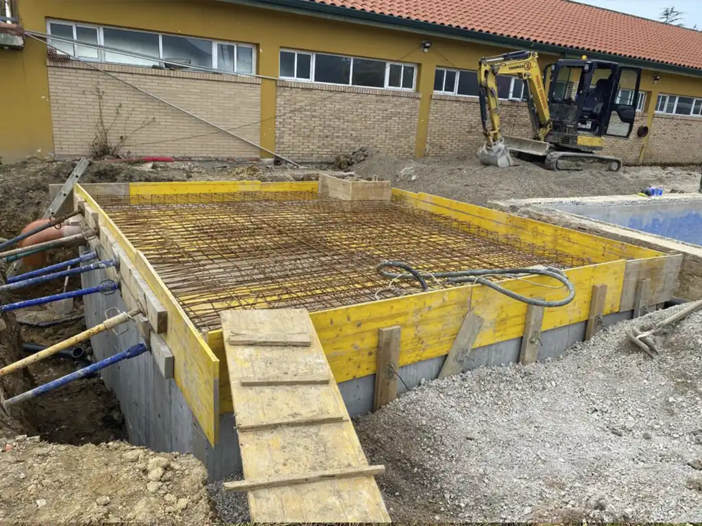 reforma de vasos de piscinas y urbanizacion de complejo deportivo 16