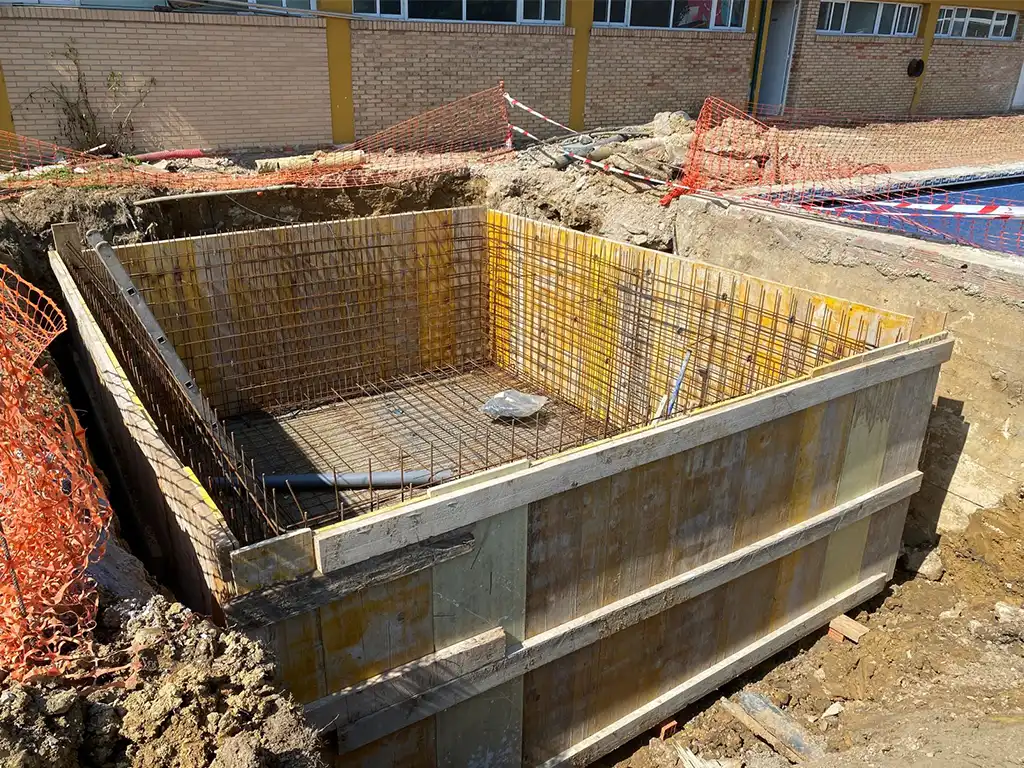 reforma de vasos de piscinas y urbanizacion de complejo deportivo 18