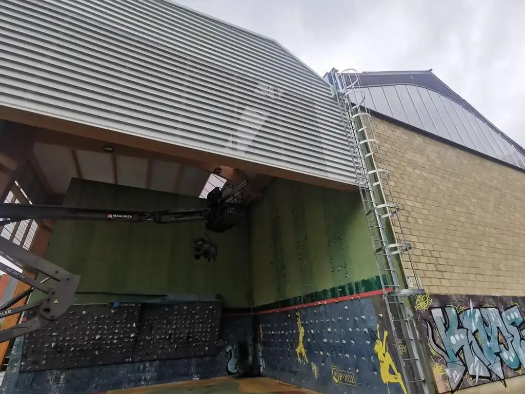 reforma y amplificacion de polideportivo 4