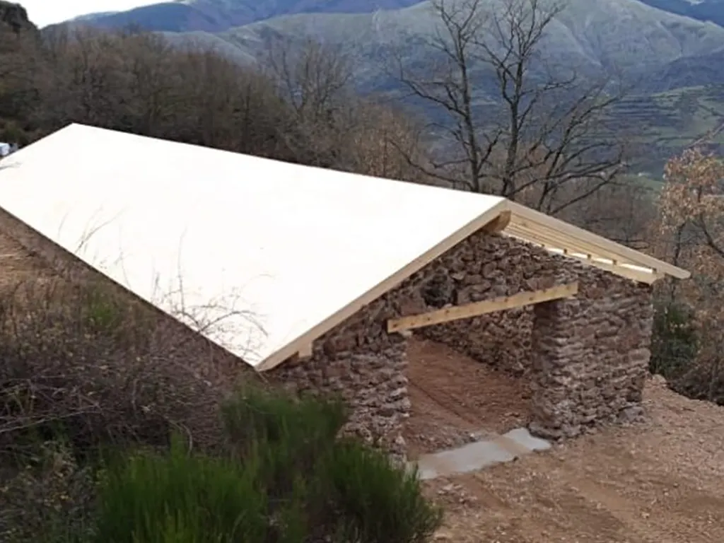 rehabilitacion de caban╠aa ganadera 3