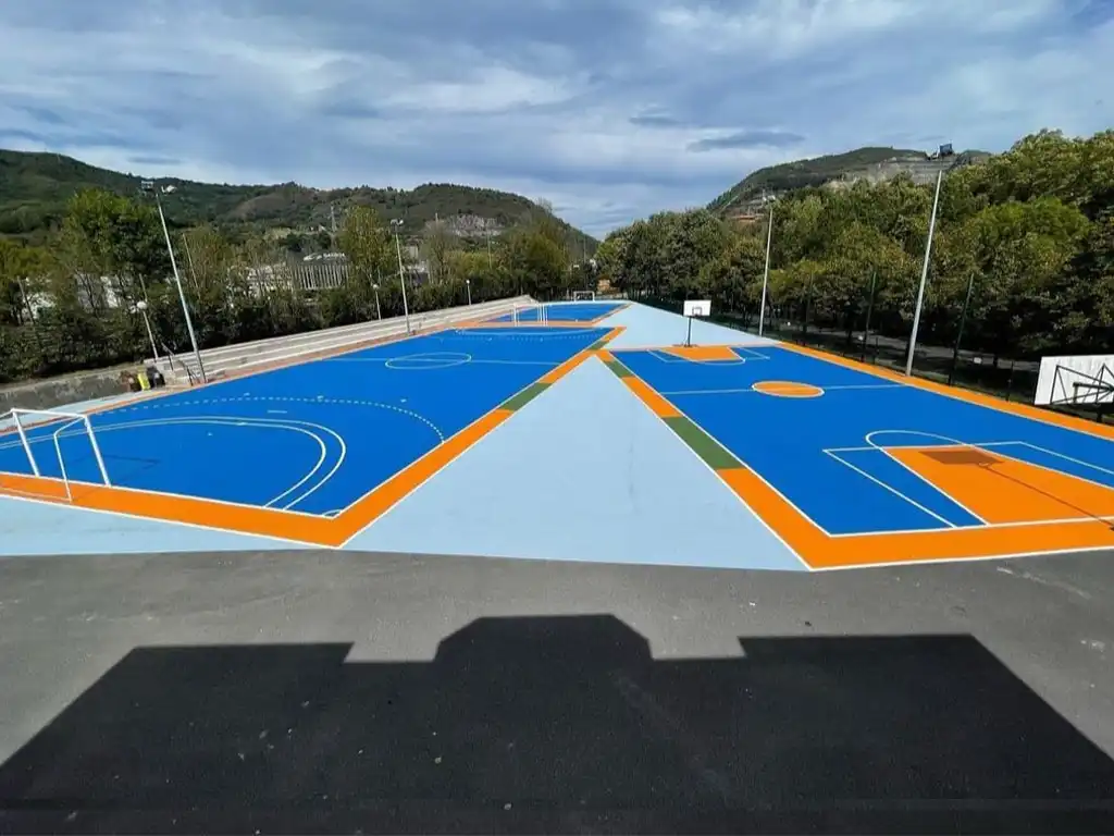 reparacion pista deportiva