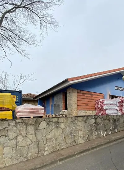 Reforma y adecuacion de edificio para consultorio medico 9